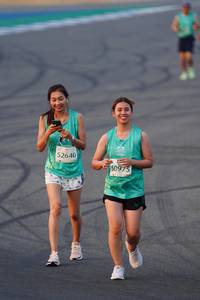 BIB: 52640, 50975
                            <button type="button" onclick="openModal(10515488)" class="btn btn-primary btn-sm float-right btn-popup" data-toggle="modal" data-target=".modal-high-quality">
                        <i class="fas fa-shopping-cart"></i> Add to Cart
                    </button>
                                            <button type="button" onclick="isThisMe(10515488, true)" class="btn btn-success btn-sm float-right btn-popup btn-isme hidden" data-toggle="tooltip" data-placement="bottom" title="นี่คือรูปของคุณใช่ไหม คลิกที่นี่เพื่อเอาเข้าอัลบั้ม">
                        <i class="fas fa-plus"></i> Add to album
                    </button>
                    <button type="button" onclick="isThisMe(10515488, false)" class="btn btn-warning btn-sm float-right btn-popup btn-isnotme hidden">
                        <i class="fas fa-ban"></i> Remove from album
                    </button>